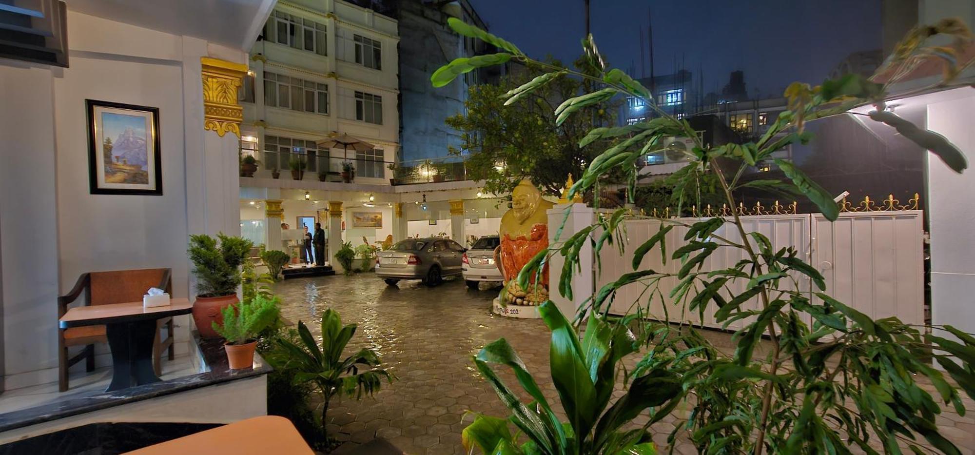 Durbar Hotel & Residence Kathmandu Exteriör bild