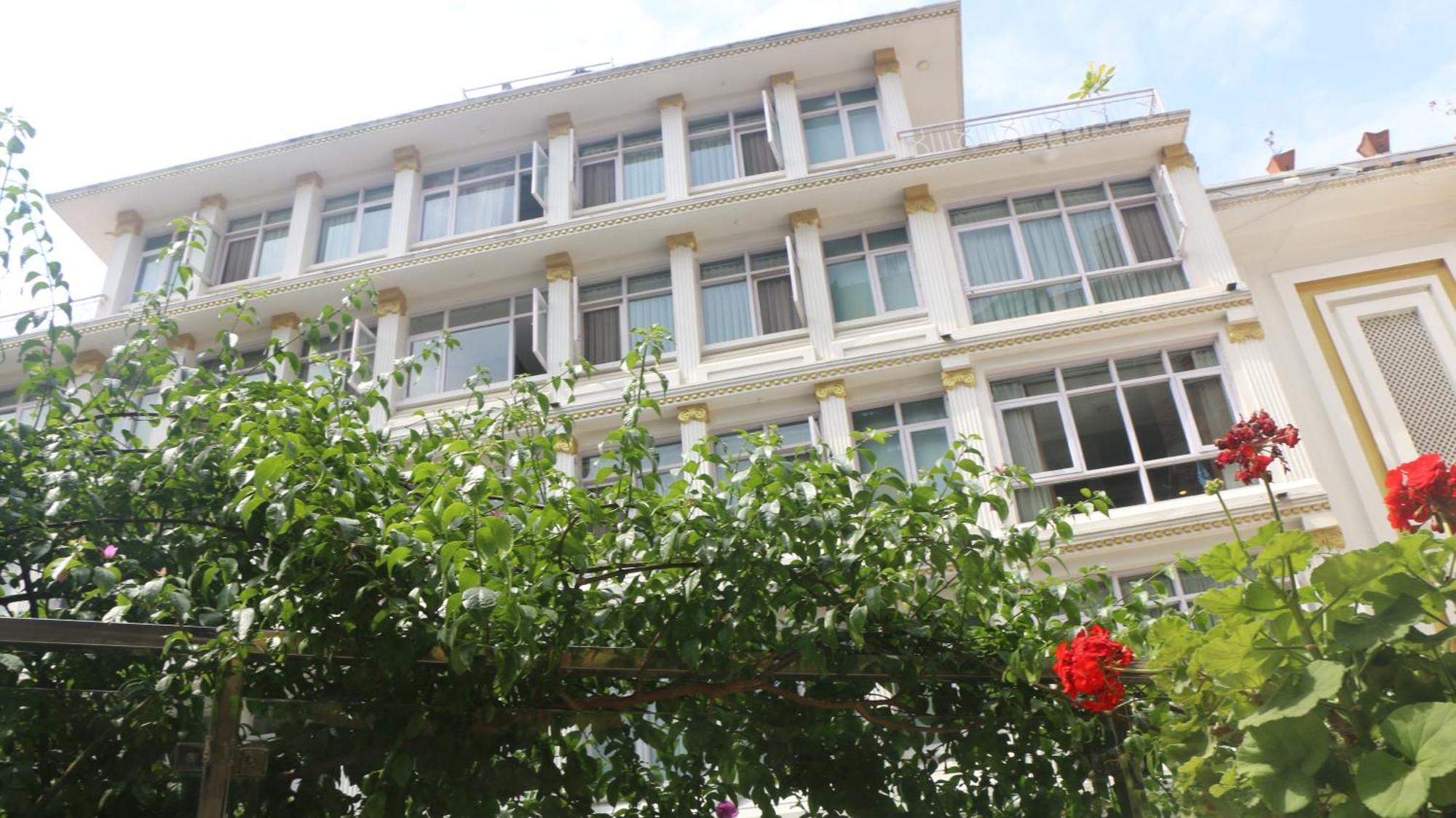 Durbar Hotel & Residence Kathmandu Exteriör bild